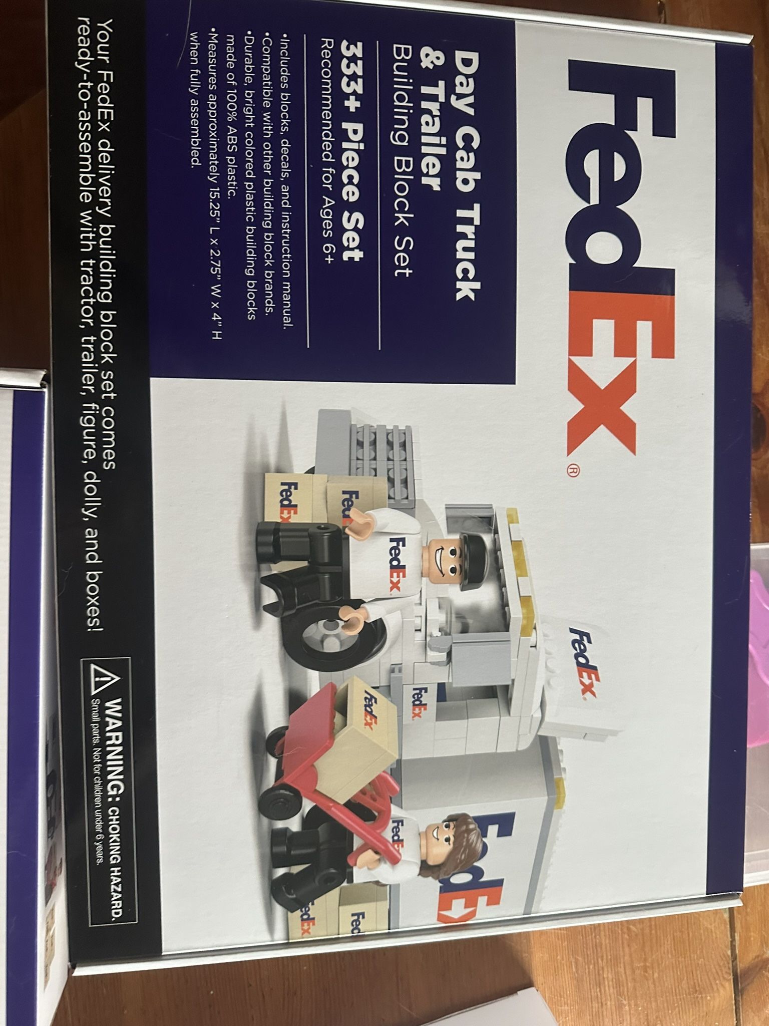 Fedex small van Lego set