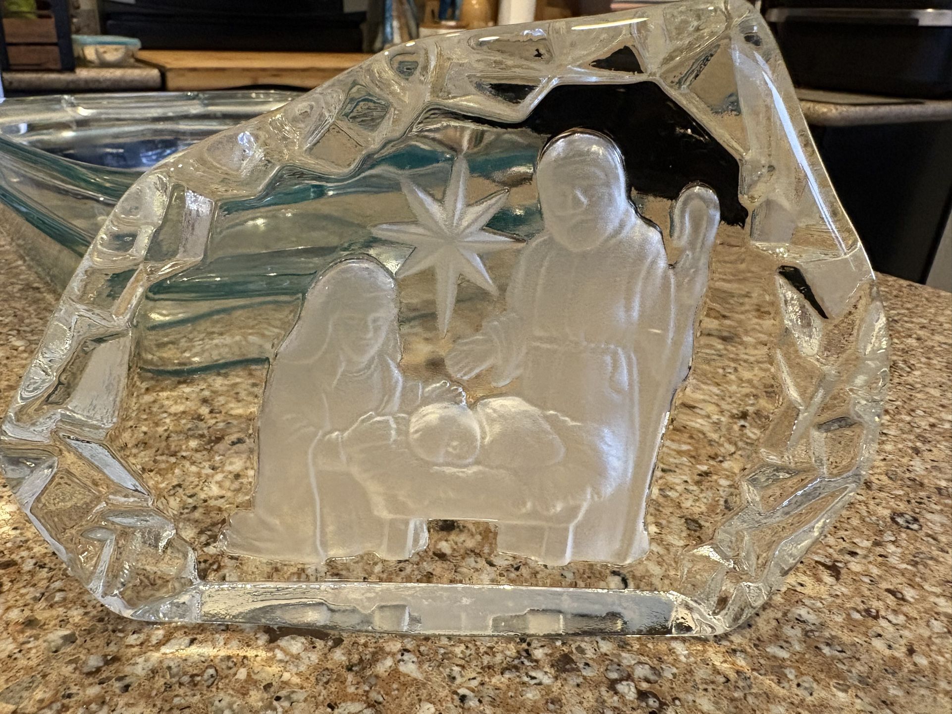Vintage L. E. Smith Crystal Iceberg Nativity Manger 7” x 5.5” x 1.5” Glass