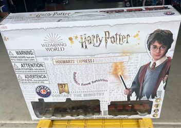 Harry Potter Hogwarts Express Ready to Play Train Set