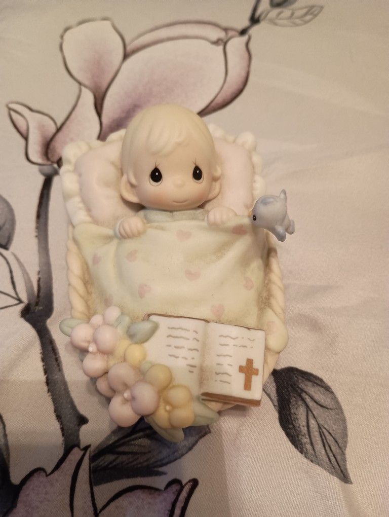 Precious Moments Baby Figurine with Book & Flowers Godchild Close To My Heart ❤️