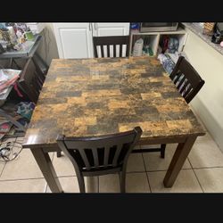 Dinning Table & 4 Chairs W42- L42- H30