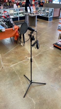 At2020 microphone with stand and 25ft ofc cable
