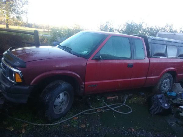 94 Chevy S10 4 x 4 for parts. for Sale in Arlington, WA - OfferUp