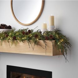 Member's Mark 9' Pre-Lit Cypress Garland with Pinecones Brand New In Box
