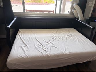 Full size futon