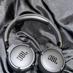 JBL Bluetooth Headphones 