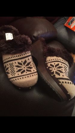 New 9.5 woman shoes