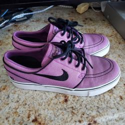 Women's shoes only used once it's like new Stefan Janoski Zoom Air Nike Size 6.5