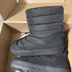 Amazon Essentials Women's Pull On Puffer Boot - Size 11