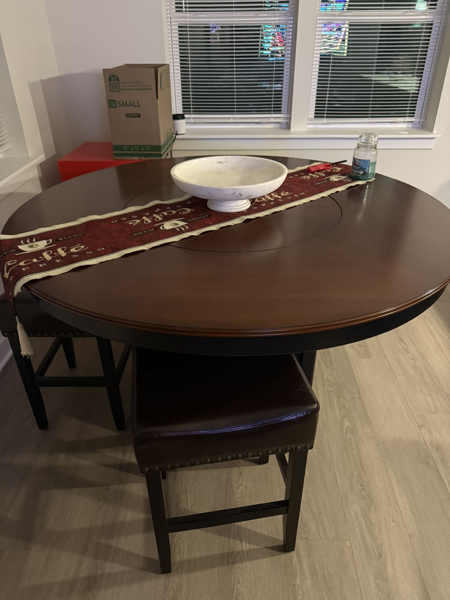 Haverty’s Extra Large Round Dining Table With Lazy Susan Built I.