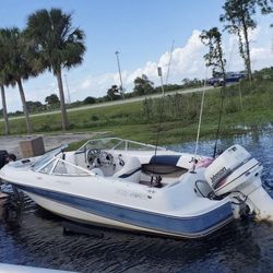 Four Winns 19ft Boat 