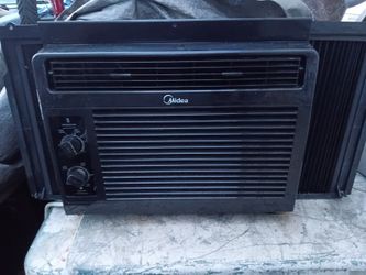 Midea 5000 BTU Window Unit Works Great 