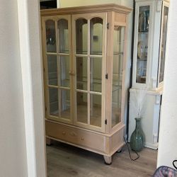 Lighted Curio/ China Cabinet 