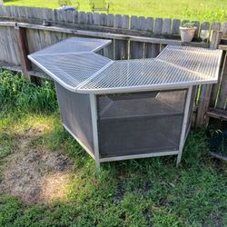 OUTSIDE BAR