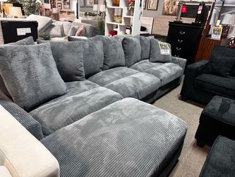 Beautiful modular sofa! 🚨🔥 Easy Financing!