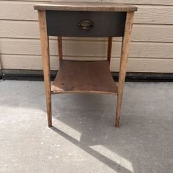 Mersman Vintage Mahogany End Table With Drawer 