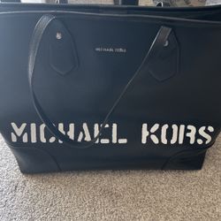 Women’s Wear Purse 