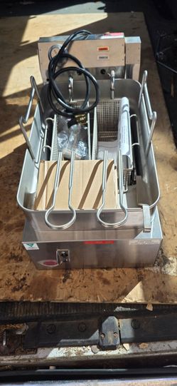 NEW WELLS COUNTERTOP ELECTRIC FRYER
