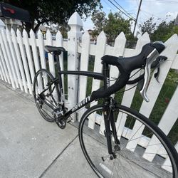 Gravity Road Bike Medium (53cm).
