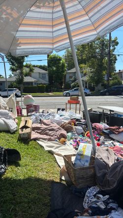 Huge yard sale! 6545 hazeltine Ave vannuys