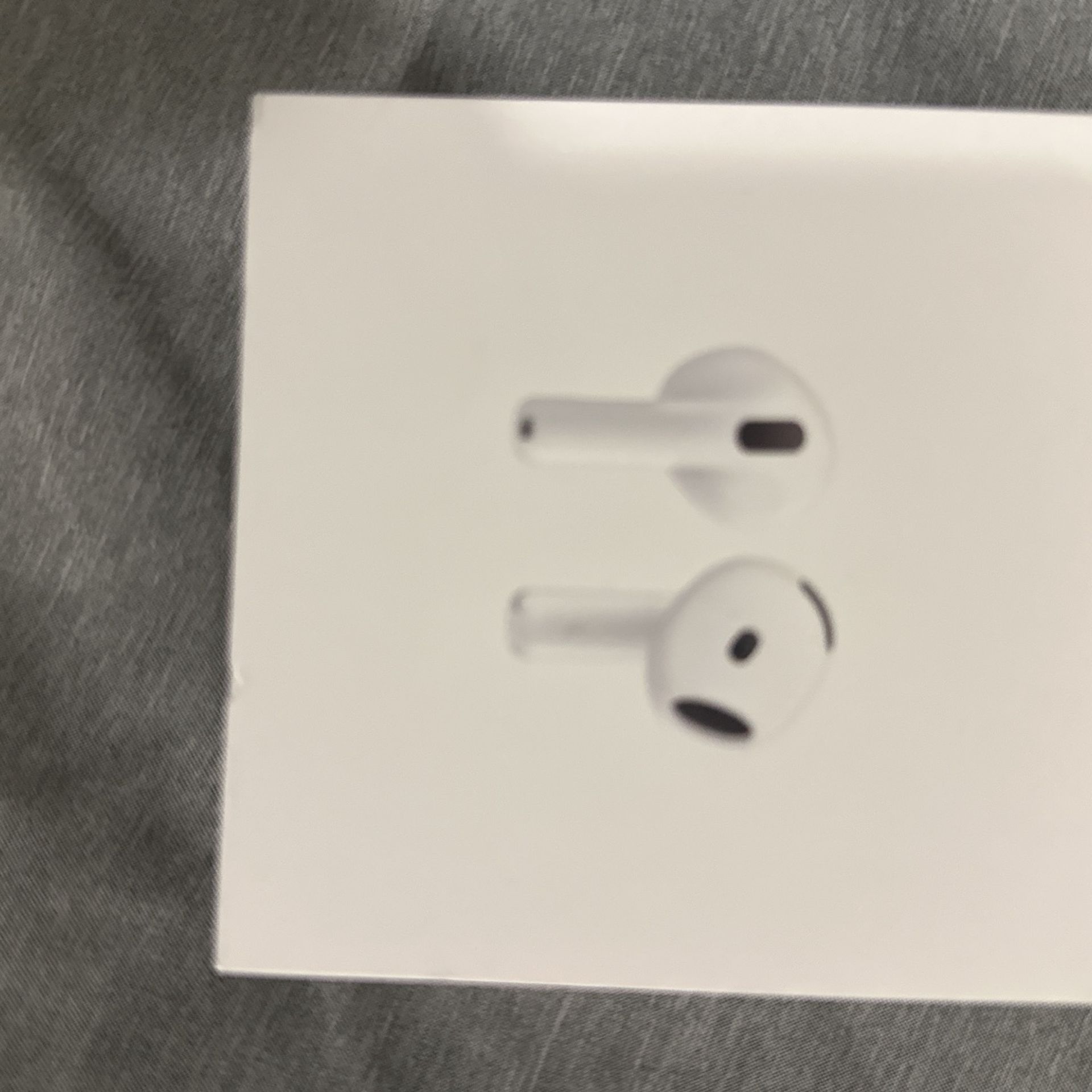 AirPods 4 with Noise Cancellation