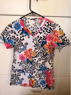 Cheetah/Flower Print Scrub Top/ Small