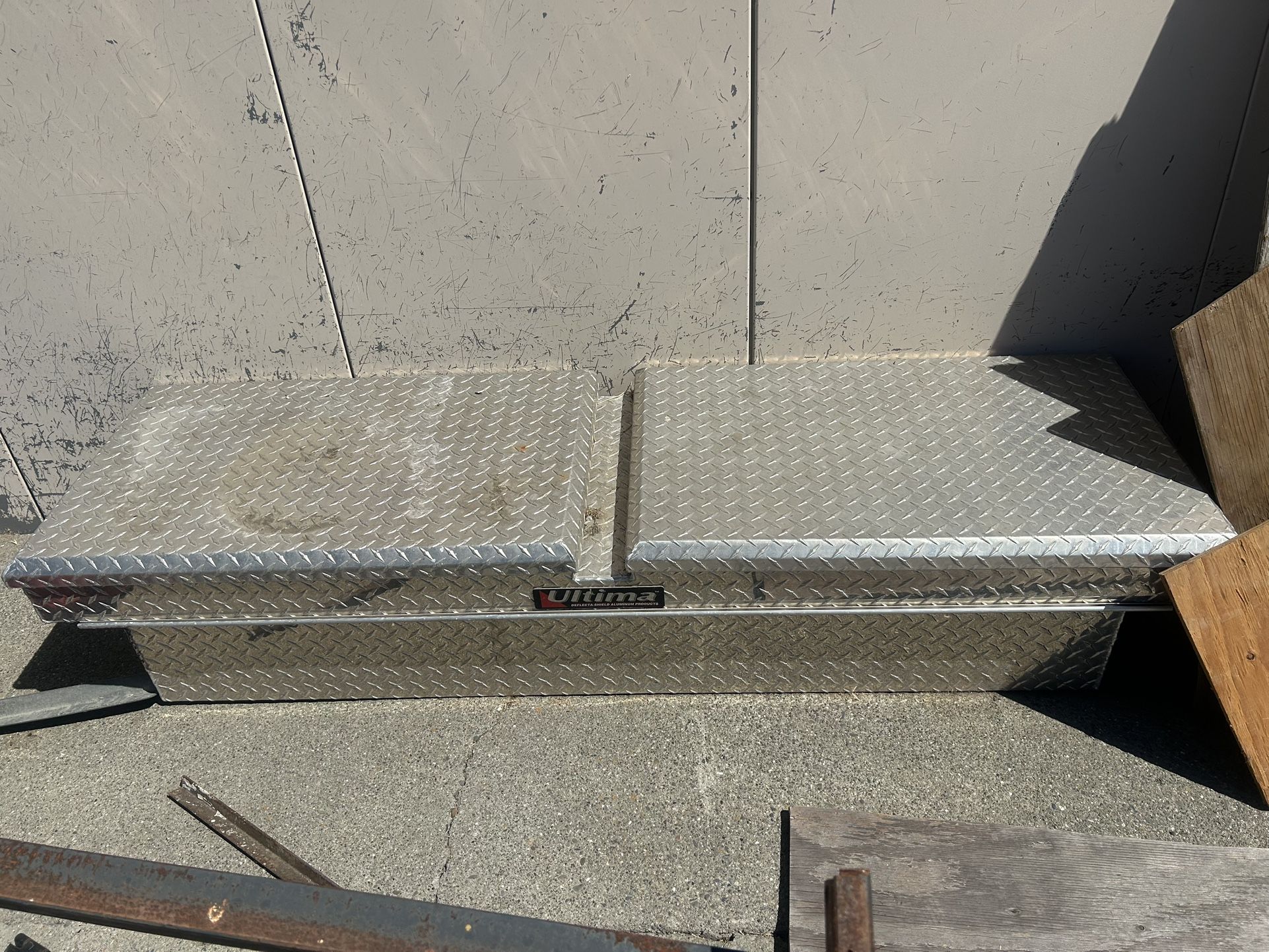 ultima diamond plate toolbox