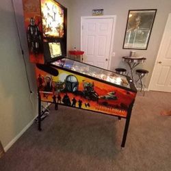 Mandalorian Stern Pinball