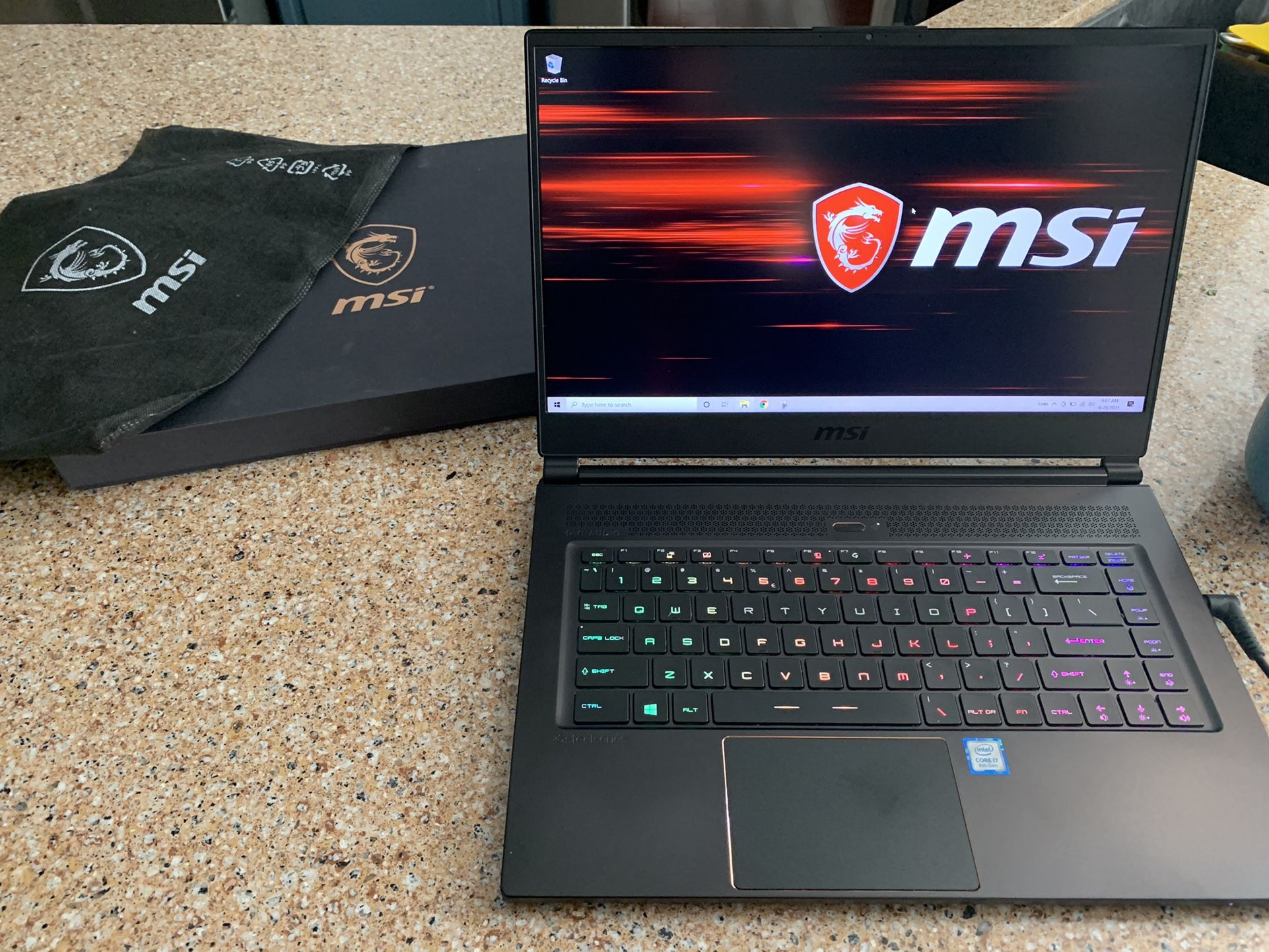 msi gs65 stealth thin-037 i7-8750h With Added 1tb Samsung 970