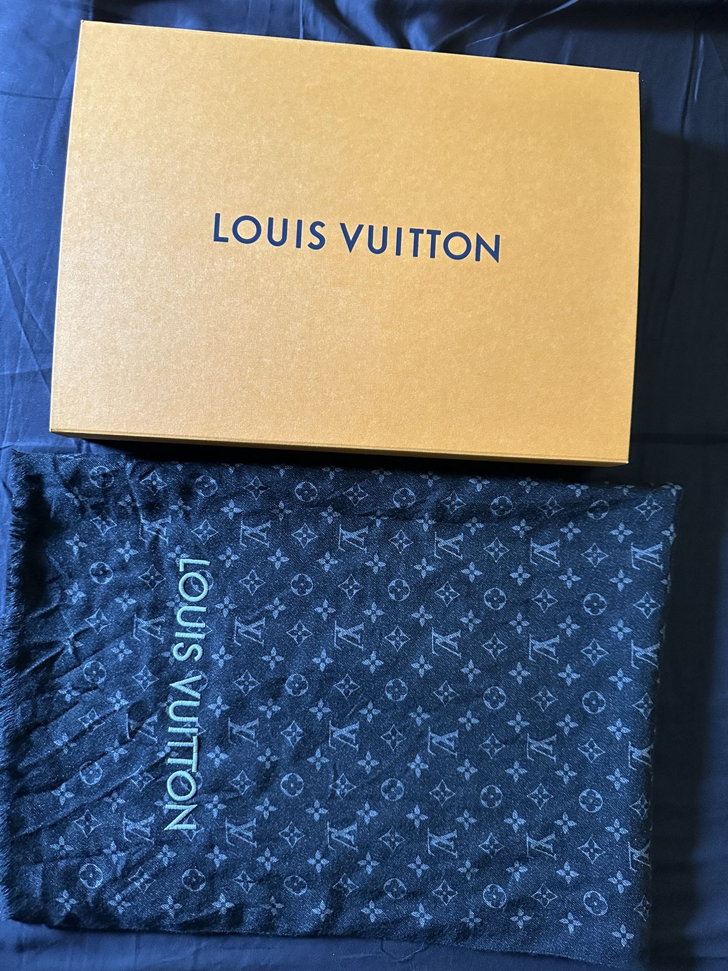 LOUIS VUITTON SCARF