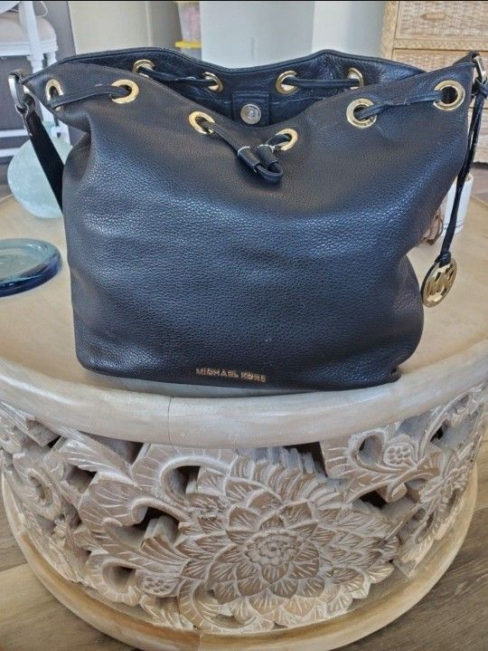 Authentic Michael Kors Bag Plus Free Wallet