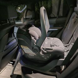 Uppa Baby Mesamax Infant Car Seat W/base