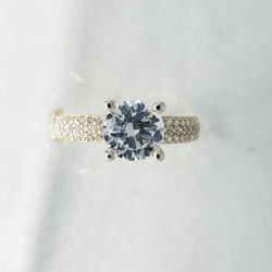 14KT Gold Elegant CZ Ring 