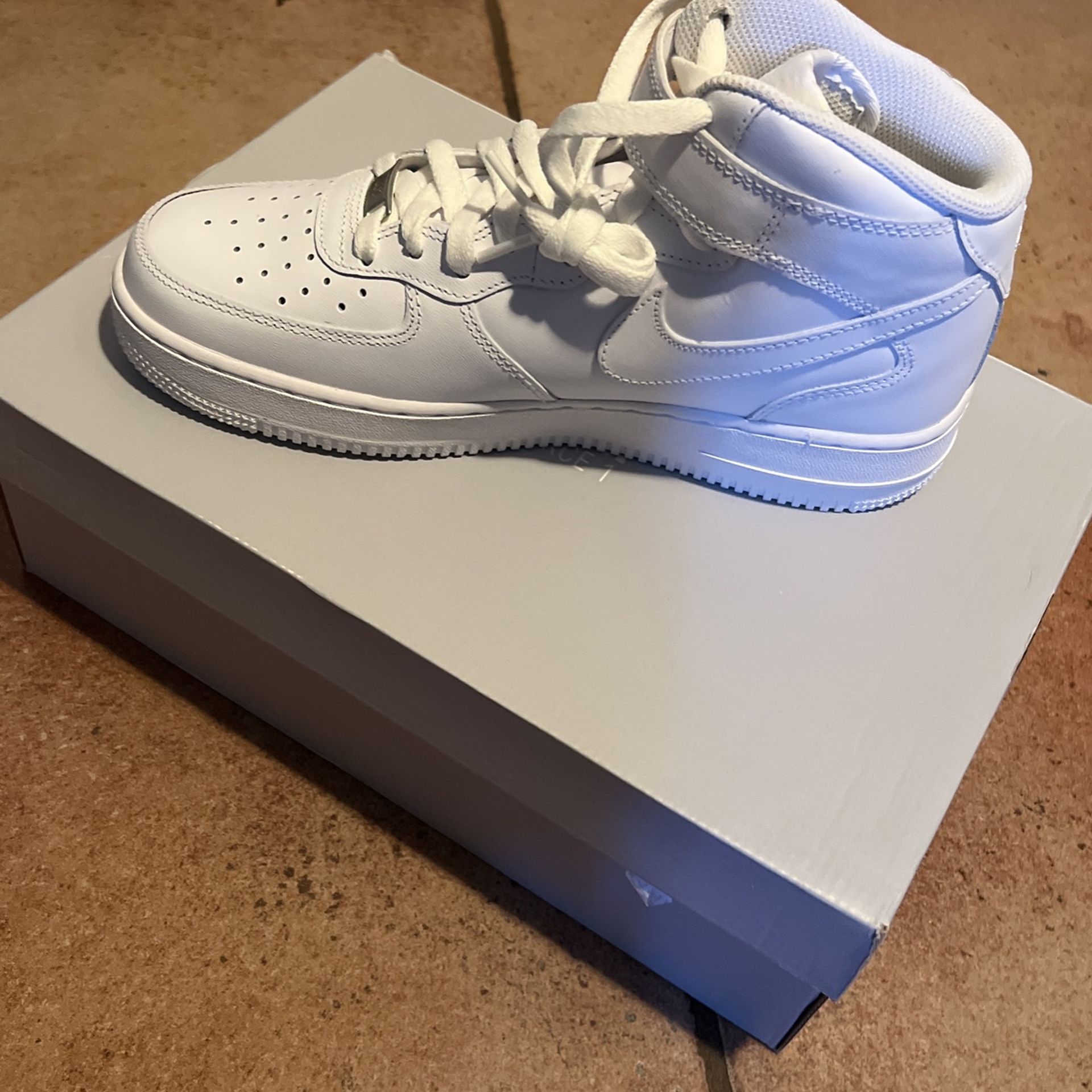 Nike Air Force One Size 8.5