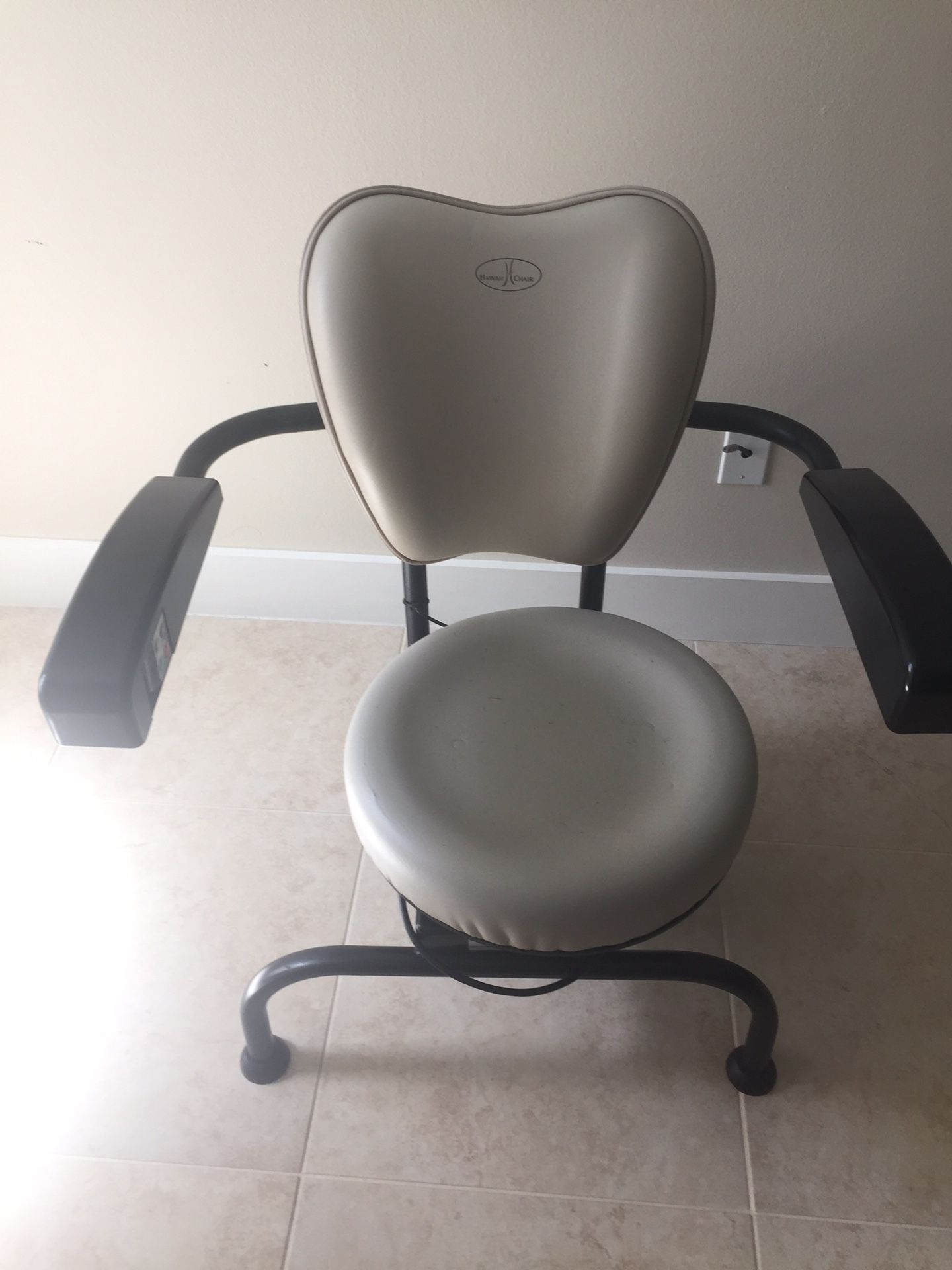 Hawaii Chair/ Hula Chair for Sale in Boynton Beach, FL OfferUp