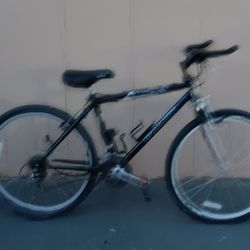 26'Giant Yukon Men's Bike