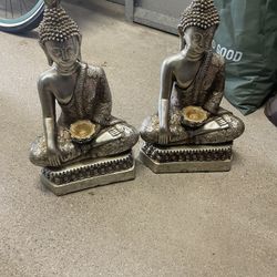 Statues Appr 1ft High