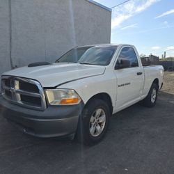 Dodge RAM 2011 no engine only Transmisión 