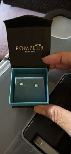 Gold earrings