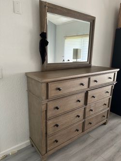 8-Drawer dresser with mirror