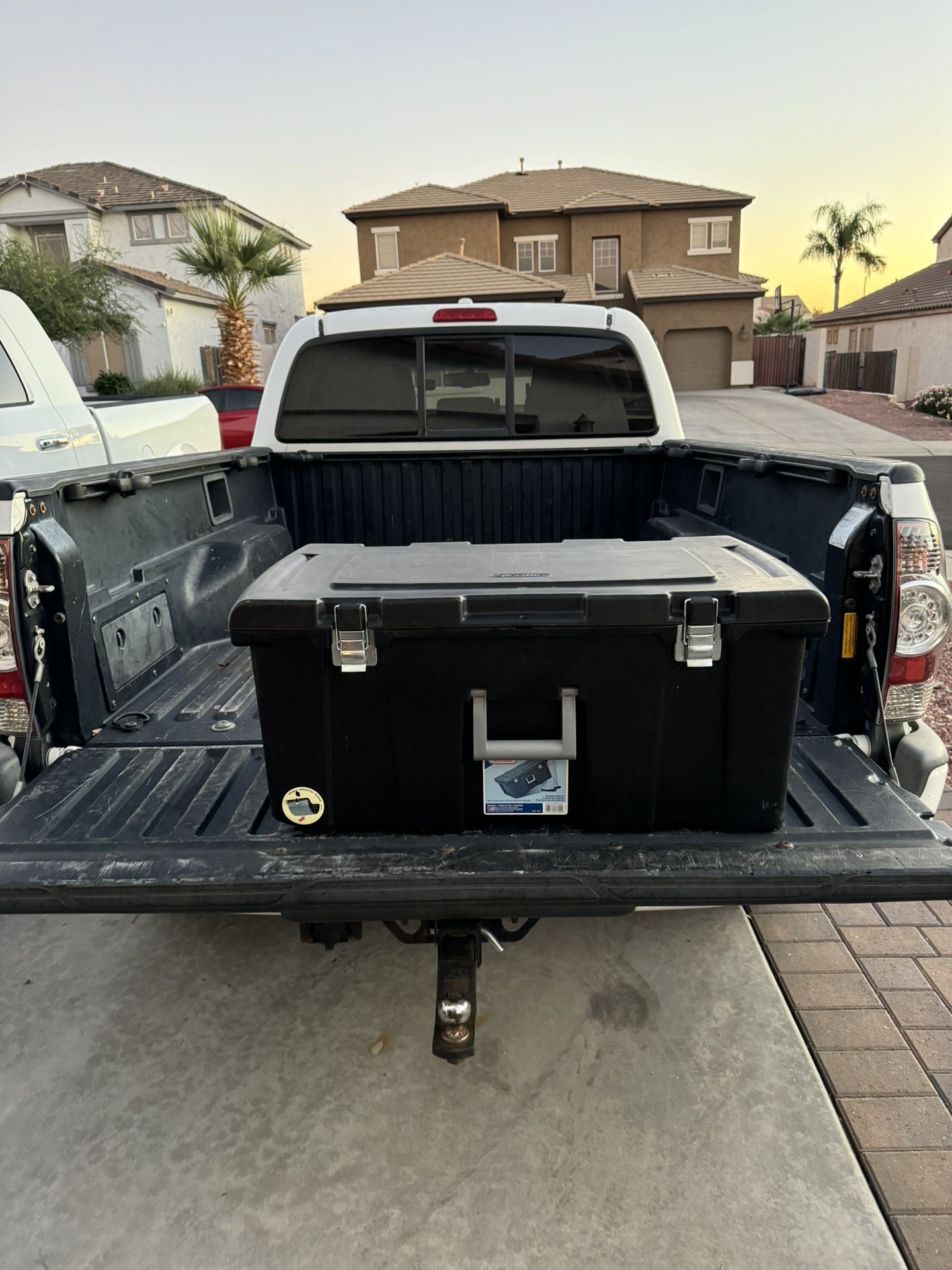 Plastic heavy duty tool box on wheels / carry tool box / 31x17x14 / Sterilite storage container 