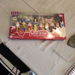 Pez Candy Collector's Series Disney Snow White and the Seven Dwarfs