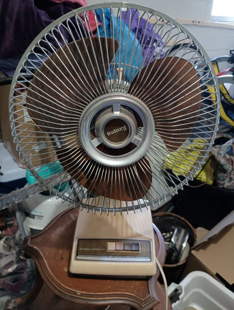 Vintage GALAXY 12-1 K 1-C Cream & Brown w/Amber Blades 3-Speed Oscillating Fan