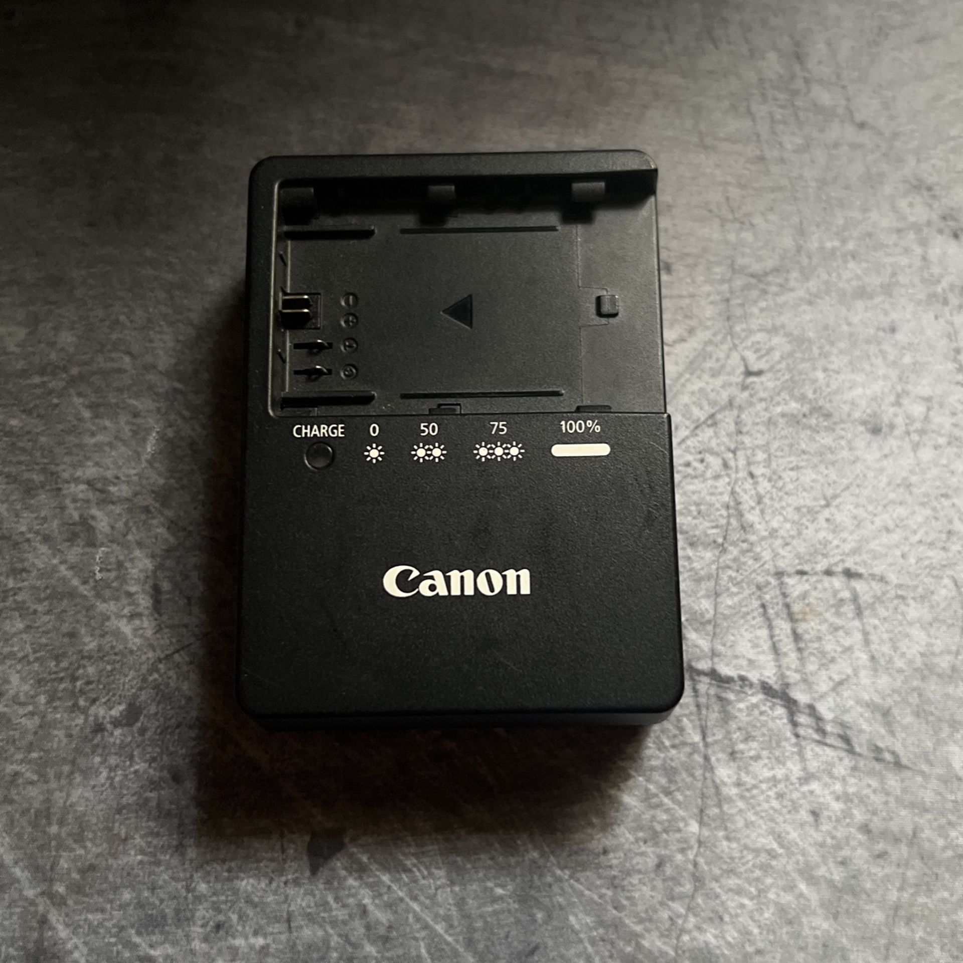 Battery charger LC-6