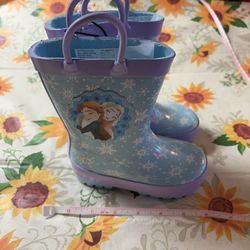 Disney Frozen , Blue and purple Frozen rain boots #kidcore #disneyfrozen #rainboots  #size5/6 #kids