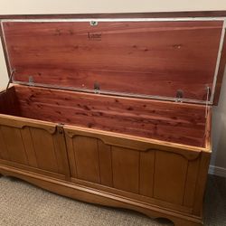 Lane Cedar Chest 