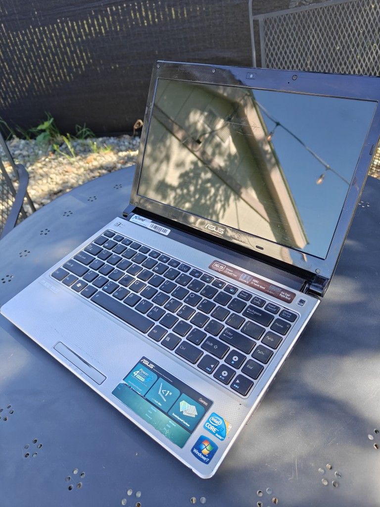 Asus U35jc-a1 Laptop, Core I3, 6gb Ddr3, No Hard Drive, Scratch On Screen