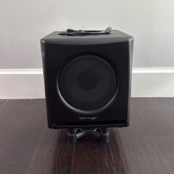 Behringer Sub Bass