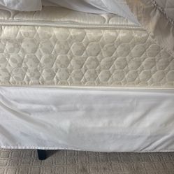 Queen Mattress And Box Spring 