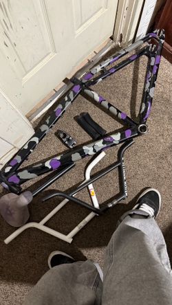 Throne Bike Parts (DESCRIPTION)